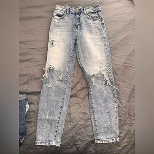 Light Washed High Waisted Mom Jeans